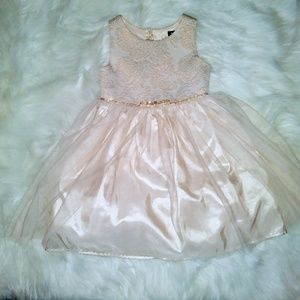 Girl's formal dress 👒